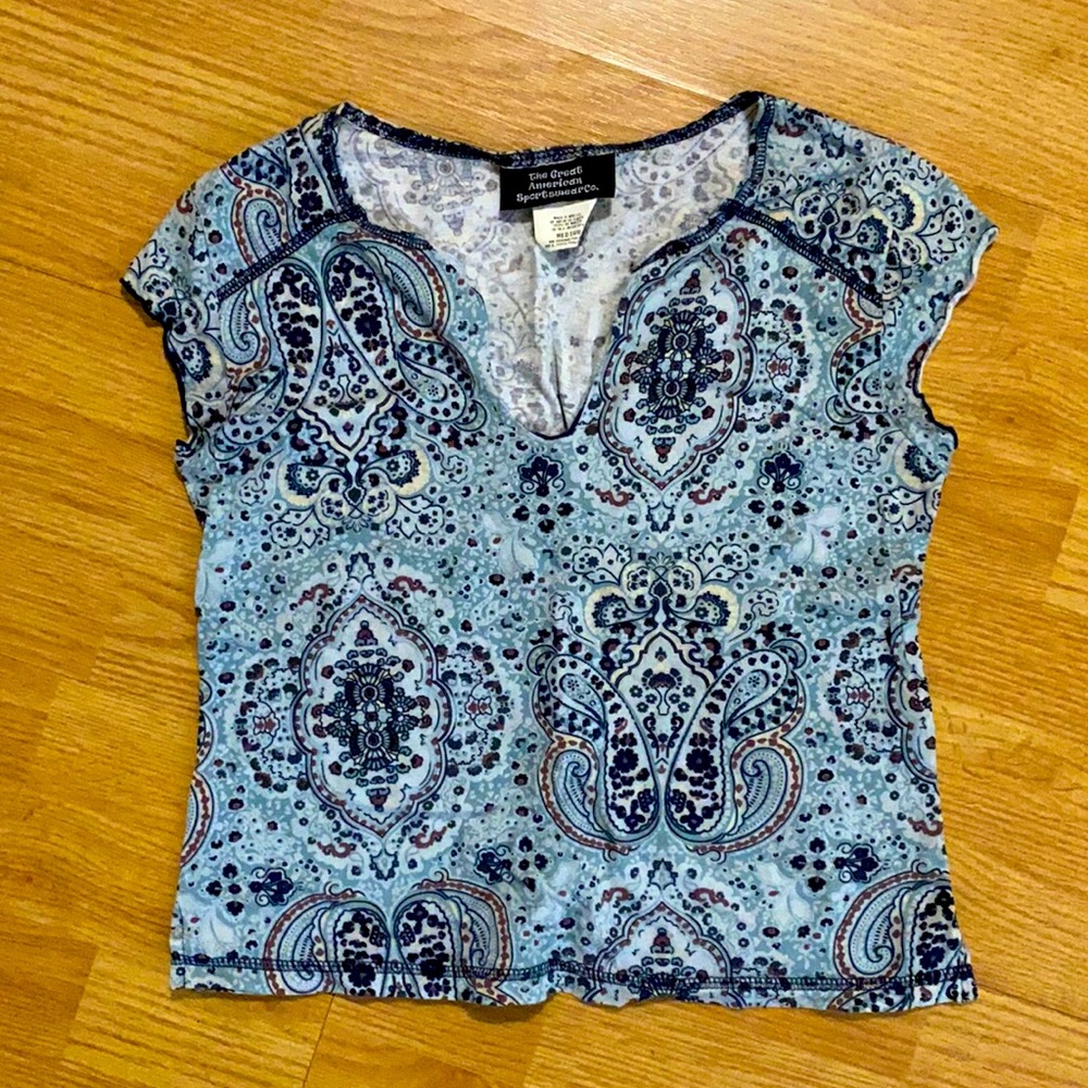 💙 cropped and capped tee
